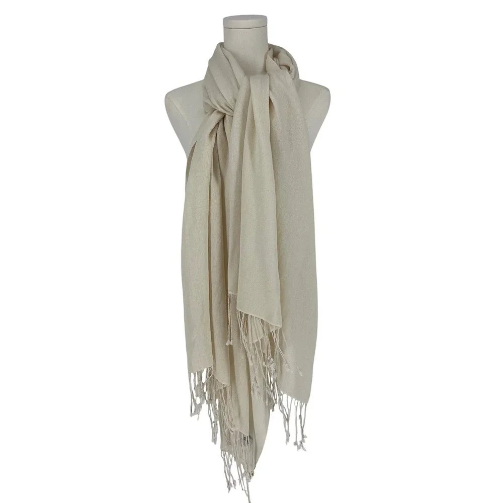 Bloomingdale's Cashmere Silk Ivory Travel Wrap Shawl Fringe